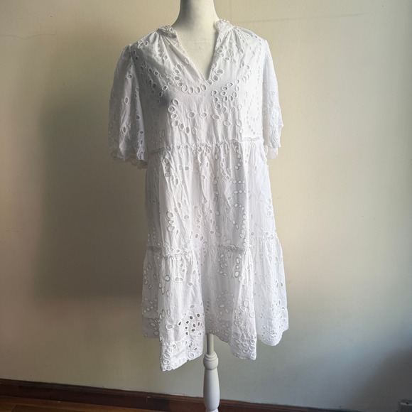 Tuckernuck Dresses & Skirts - Tuckernuck Women's White Summer Dress Eyelet Tiered XL Good MENDED